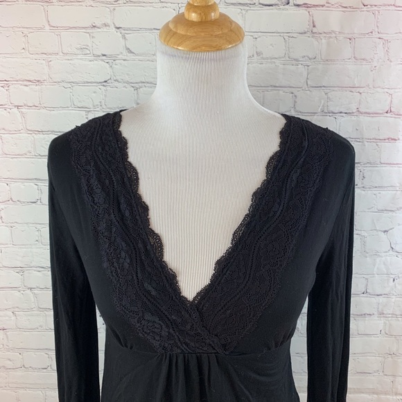 Tahari lace trim long sleeve blouse - Picture 3 of 7